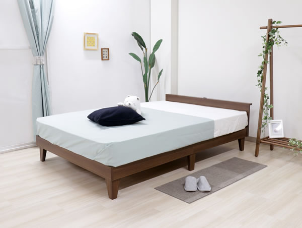 日本製シンプル棚付き北欧デザイン脚付きベッド【Brianna-H】を通販で激安販売