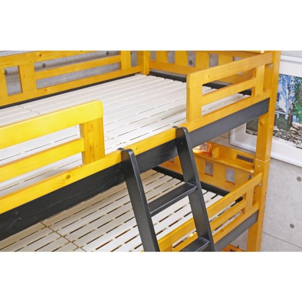 画像10: おしゃれなバイカラーデザインが大人気!北欧パイン材仕様三段ベッド【Clive】 (10)