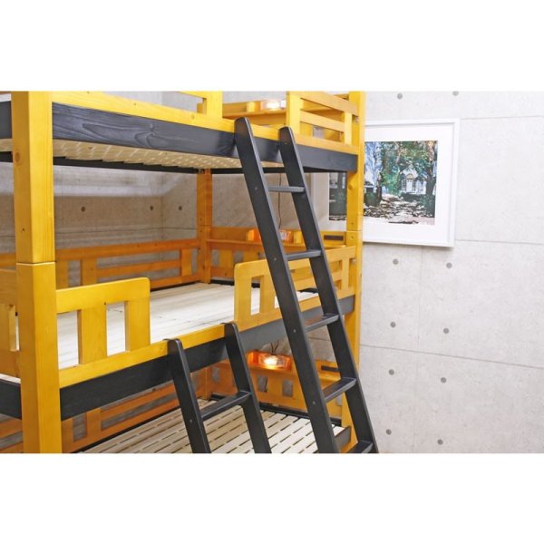 画像11: おしゃれなバイカラーデザインが大人気!北欧パイン材仕様三段ベッド【Clive】 (11)