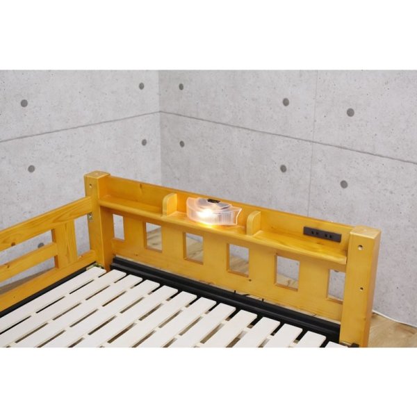 画像13: おしゃれなバイカラーデザインが大人気!北欧パイン材仕様三段ベッド【Clive】 (13)