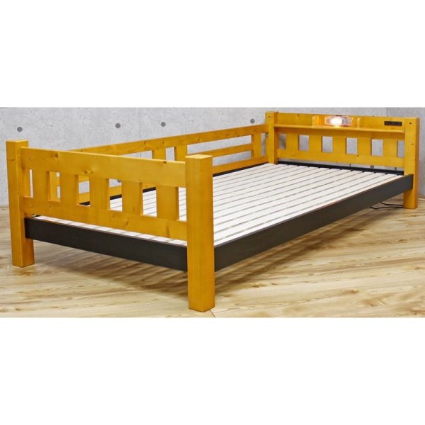 画像17: おしゃれなバイカラーデザインが大人気!北欧パイン材仕様三段ベッド【Clive】 (17)