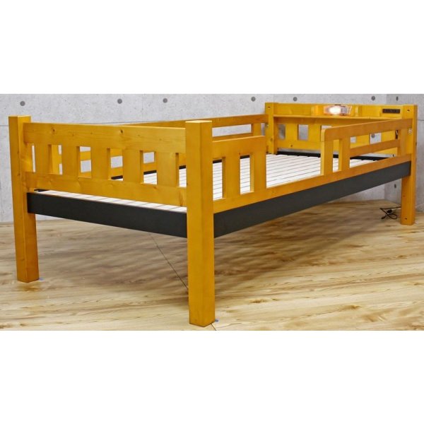 画像18: おしゃれなバイカラーデザインが大人気!北欧パイン材仕様三段ベッド【Clive】 (18)