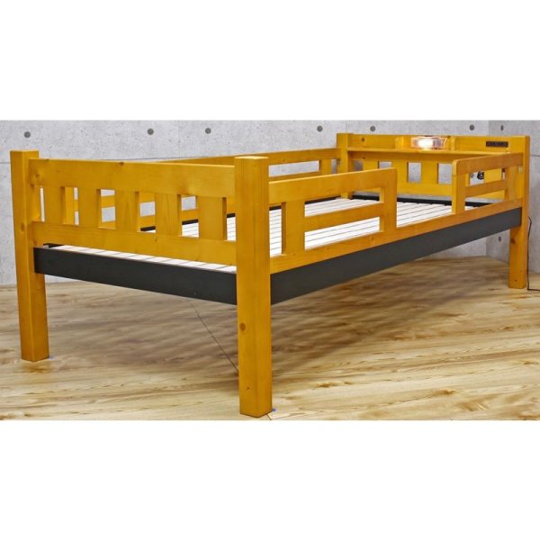 画像19: おしゃれなバイカラーデザインが大人気!北欧パイン材仕様三段ベッド【Clive】 (19)