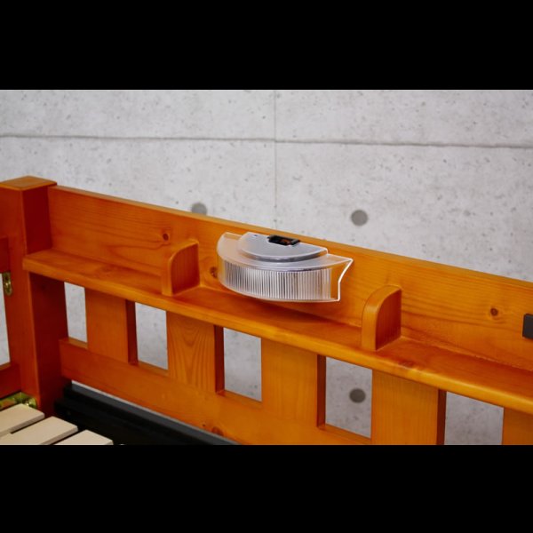 画像11: 棚照明付き・北欧パイン材仕様おしゃれデザイン二段ベッド【Clive】お買い得 (11)