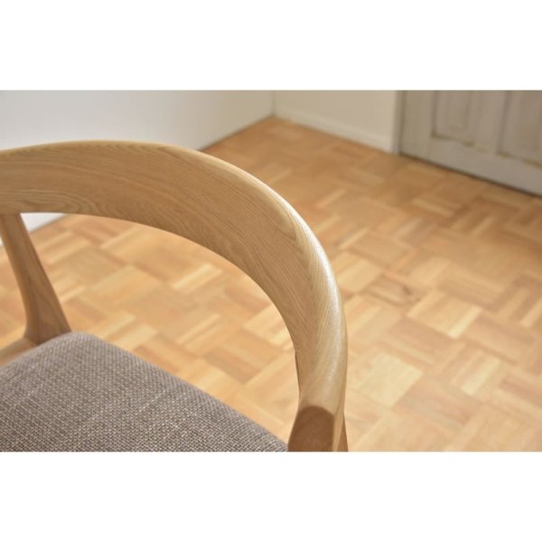 画像18: 北欧デザインダイニングチェア2脚セット【Bruno】 テーブルに引っ掛けられます (18)