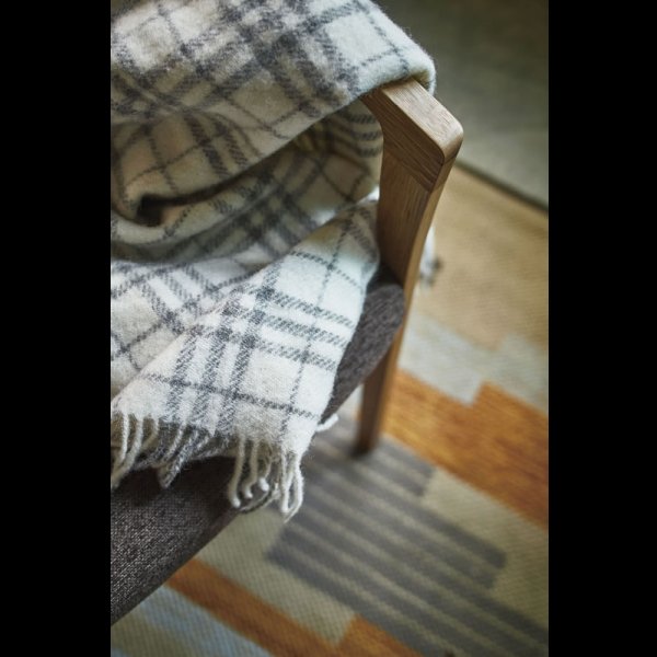 画像16: デザインが美しい日本製ダイニングチェア【Fabian】選べる肘タイプ (16)