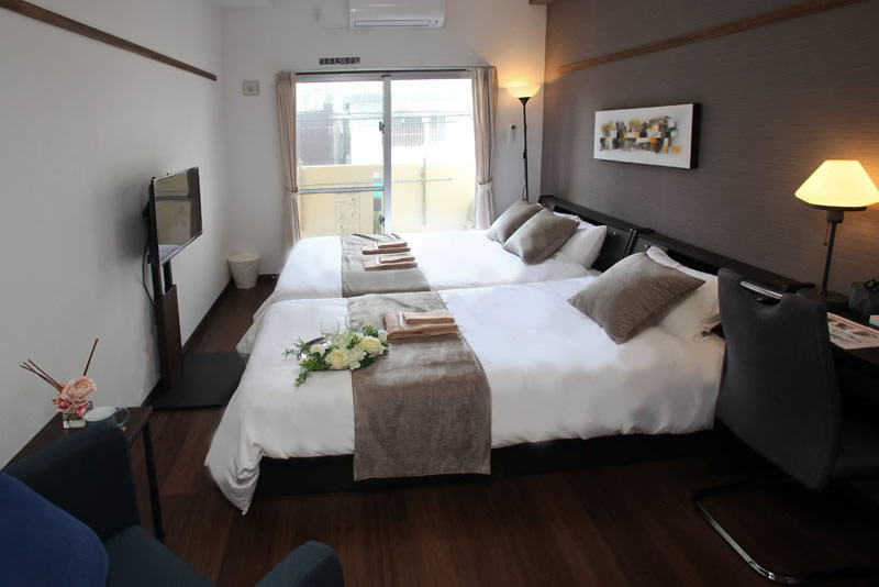 画像: ホテル納品実績あり！日本製・フラップテーブル付き多機能収納ベッド 大幅値下げ